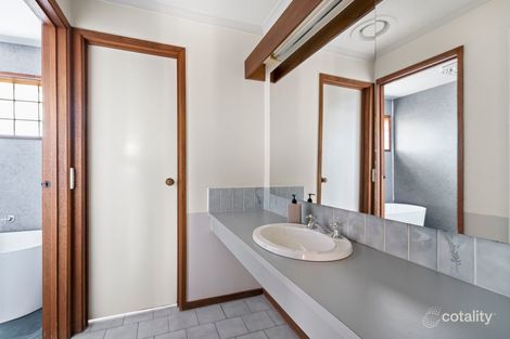 Property photo of 5 Rutherglen Way Taylors Lakes VIC 3038