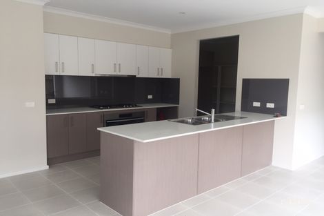 Property photo of 66 Ferrari Drive Cranbourne East VIC 3977