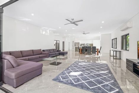 2/99 Moore St, Trinity Beach, QLD 4879