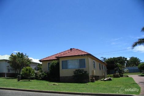 61 Cowlishaw St, Redhead, NSW 2290