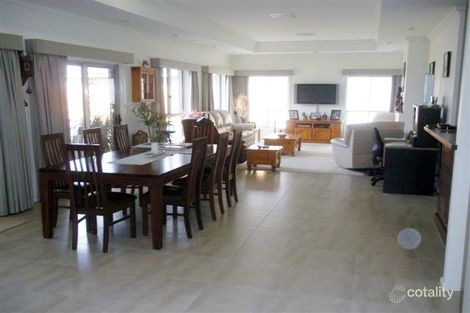 Property photo of 9 Cambridge Drive Thurgoona NSW 2640