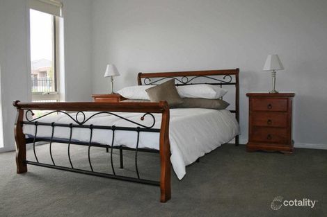 Property photo of 3 Rhone Grove Skye VIC 3977