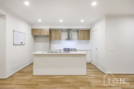 Property photo of 28 Kernot Parade Clyde VIC 3978