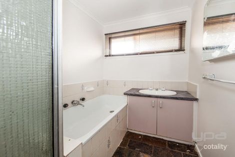 Property photo of 41 Leonid Drive Rockbank VIC 3335
