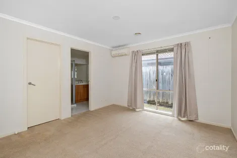 Property photo of 28 Carrum Woods Drive Carrum Downs VIC 3201