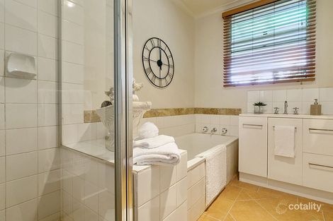 Property photo of 18 Harrier Street Werribee VIC 3030