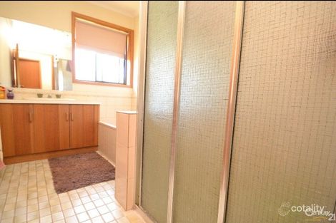 Property photo of 5 Edwards Court Echuca VIC 3564