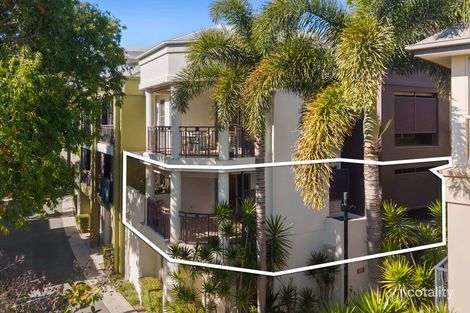 Property photo of 2/3208 Central Place Carrara QLD 4211
