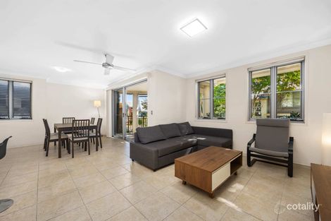 Property photo of 2/3208 Central Place Carrara QLD 4211