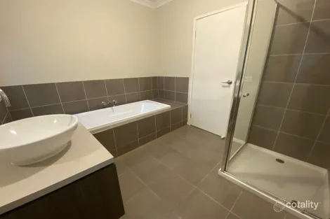 Property photo of 47 Azure Drive Tarneit VIC 3029