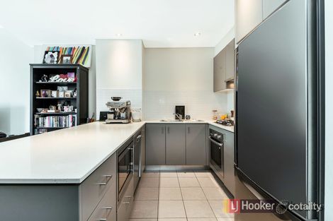Property photo of 104/19 Hill Road Wentworth Point NSW 2127