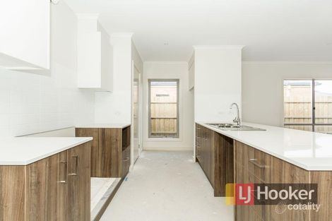 Property photo of 45 Fiorelli Boulevard Cranbourne East VIC 3977