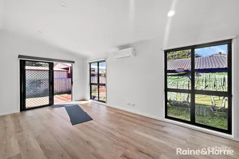 Property photo of 1 Belgrave Place Carrum Downs VIC 3201