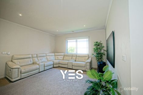 Property photo of 42 Sandalwood Drive Pakenham VIC 3810