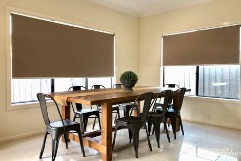 Property photo of 17 Carver Circuit Wollert VIC 3750