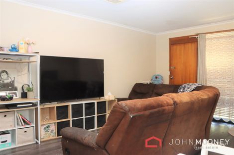 Property photo of 20 Chifley Crescent Kooringal NSW 2650