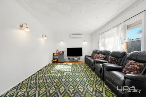 Property photo of 99 Ridgeway Parade Sunshine West VIC 3020