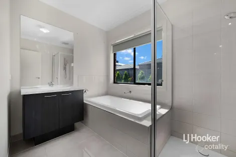 Property photo of 60 Cloudburst Avenue Wyndham Vale VIC 3024