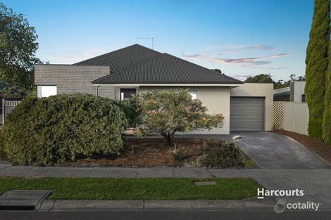 21 Macquarie Cct, Pakenham, VIC 3810