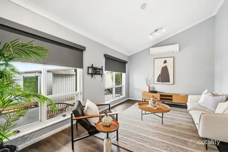 9 LILLIAN ST, HUNTFIELD HEIGHTS, SA 5163