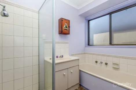 Property photo of 4 Magellan Crescent Kangaroo Flat VIC 3555