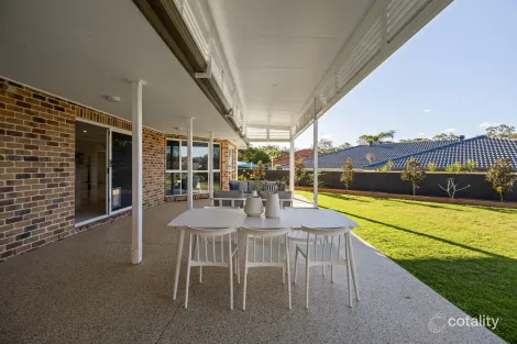 Property photo of 76 Oxford Crescent Bridgeman Downs QLD 4035