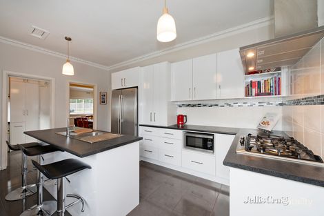 Property photo of 1 Pepperell Avenue Glen Waverley VIC 3150