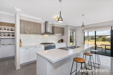 Property photo of 14 Oxley Rise Batesford VIC 3213