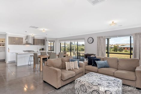 Property photo of 14 Oxley Rise Batesford VIC 3213