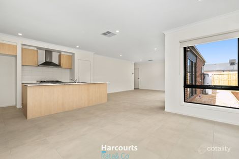 Property photo of 15 Ivanhoe Road Wallan VIC 3756