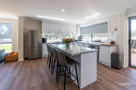 Property photo of 2 Killarney Street Temora NSW 2666