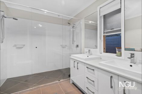 Property photo of 4 Pine Court Springfield Lakes QLD 4300