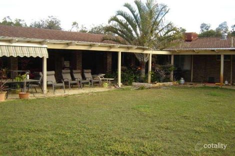 Property photo of 33 Flinders Close Barragup WA 6209