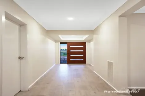 Property photo of 3 Milton Place Strathtulloh VIC 3338