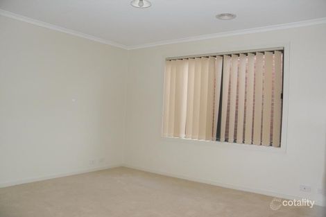 Property photo of 2 Rowan Walk Drouin VIC 3818