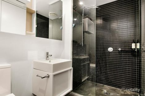 Property photo of 203/18 McCombie Street Elsternwick VIC 3185