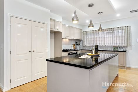 Property photo of 5 Chetwynd Grove Wollert VIC 3750