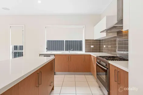 Property photo of 25 Sunrise Terrace Glenmore Park NSW 2745