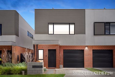 Property photo of 7 Landsby Drive Avondale Heights VIC 3034