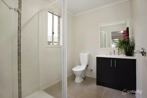 Property photo of 18B Ayesha Rise Pakenham VIC 3810