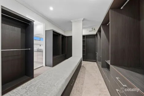 Property photo of 11 Ironbark Street Carindale QLD 4152