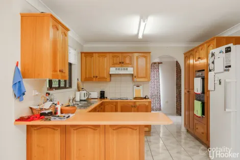 Property photo of 35 Brady Close Glenlee QLD 4711