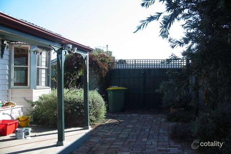 Property photo of 32 Charles Street Seddon VIC 3011