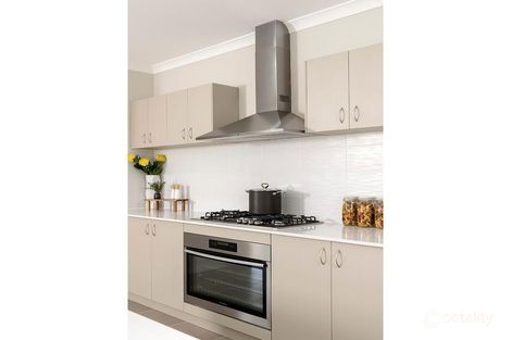 Property photo of 20 Narin Loop Bullsbrook WA 6084