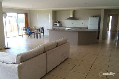 39 Bedarra St, Redland Bay, QLD 4165