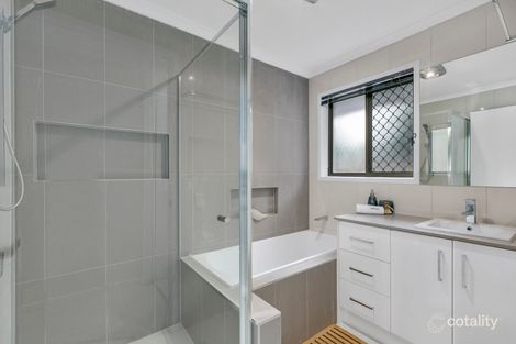 Property photo of 11 Mooyumbin Court Nerang QLD 4211