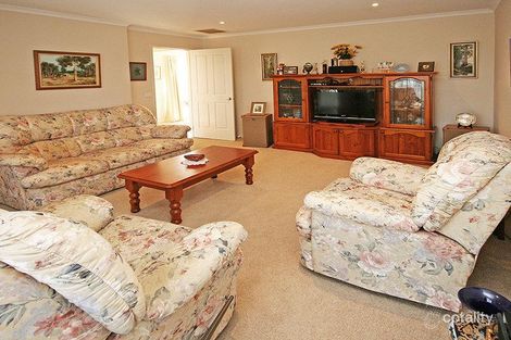 Property photo of 30 Greenaway Terrace Cranbourne East VIC 3977