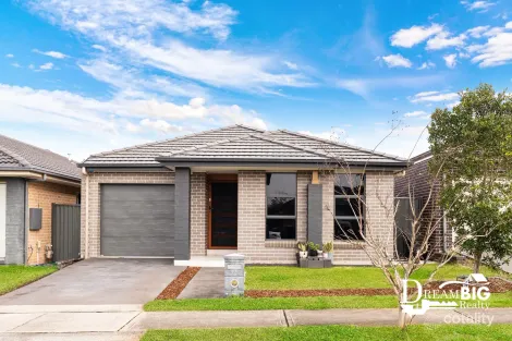 10 WHYALLA ST, JORDAN SPRINGS, NSW 2747