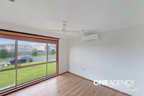 Property photo of 31 Primrose Circuit Claremont Meadows NSW 2747