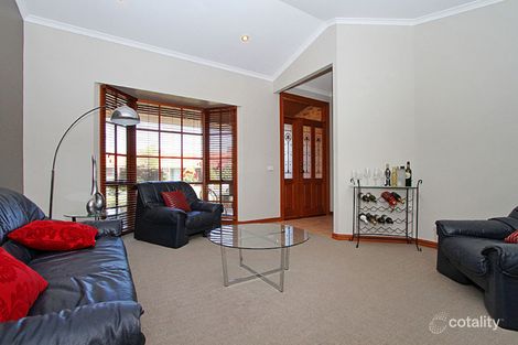 Property photo of 1 Kerang Court Taylors Lakes VIC 3038